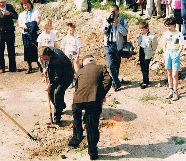 Spatenstich für neues Feuerwehrhaus 1990